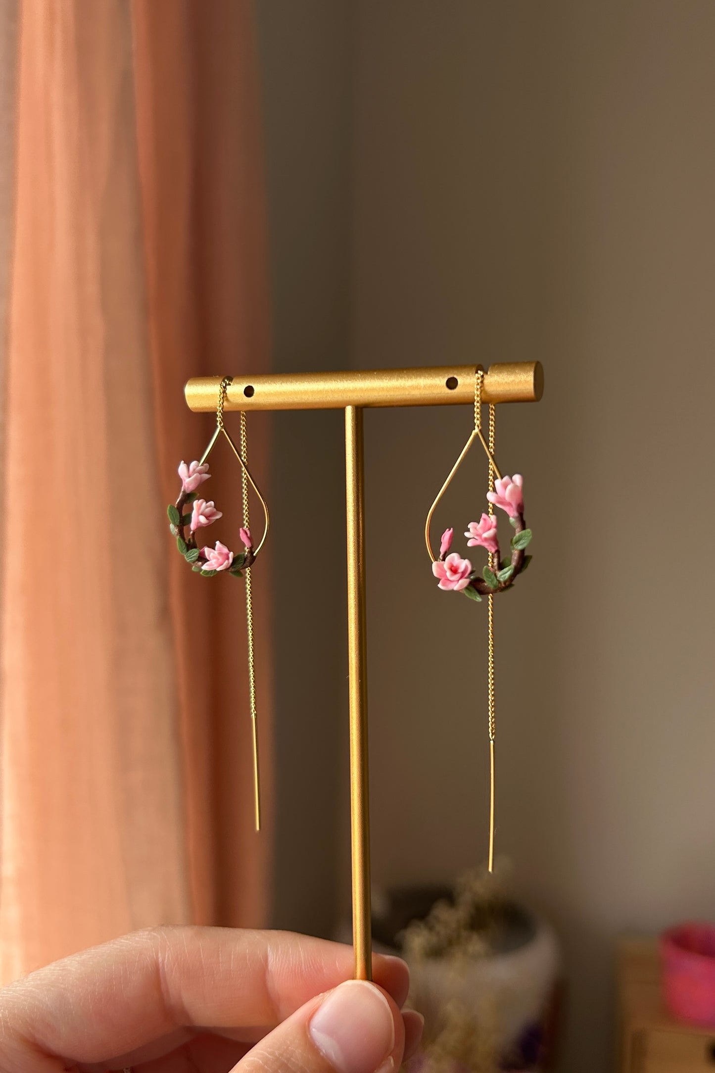 Magnolia threaders