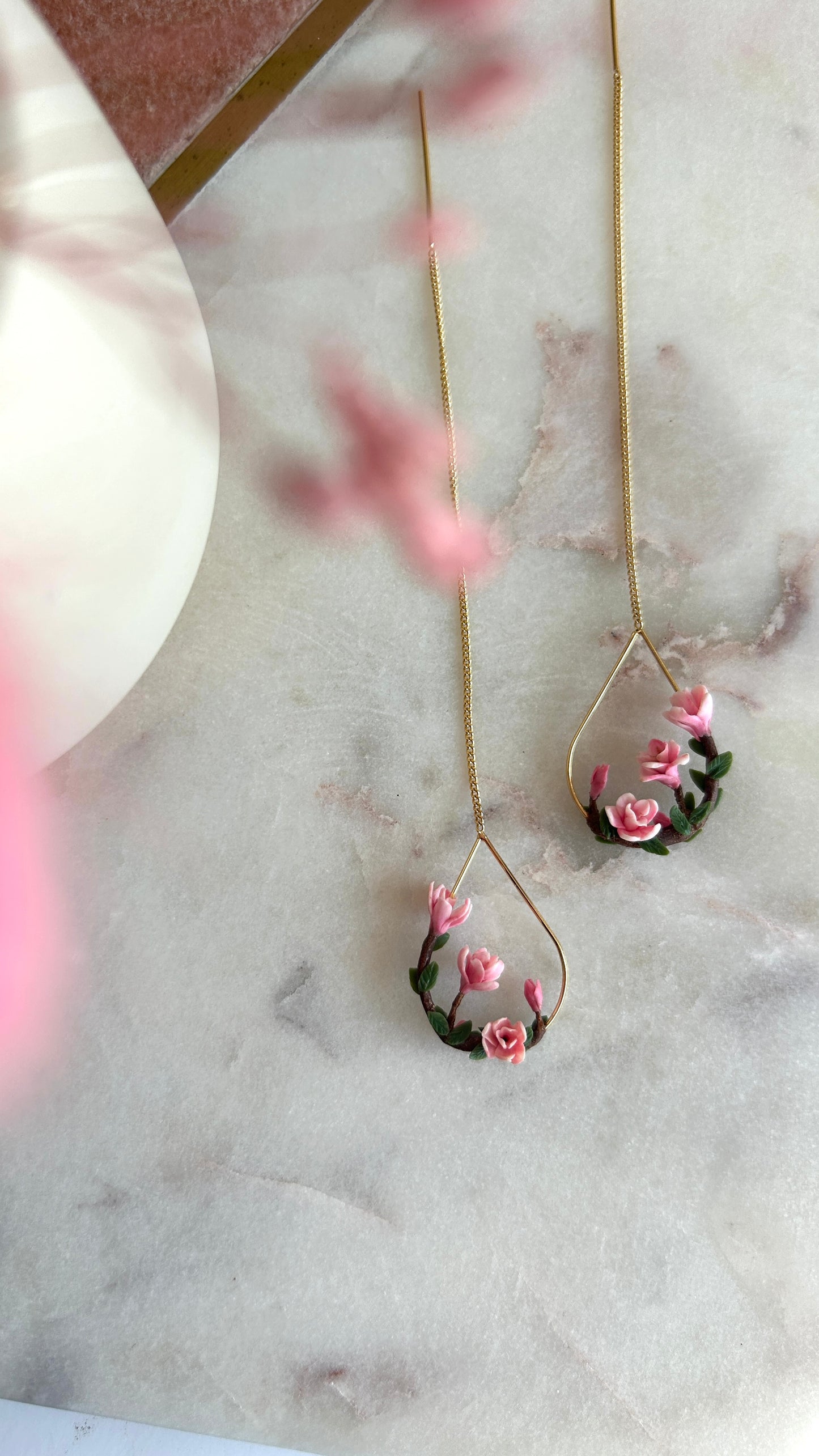 Magnolia threaders