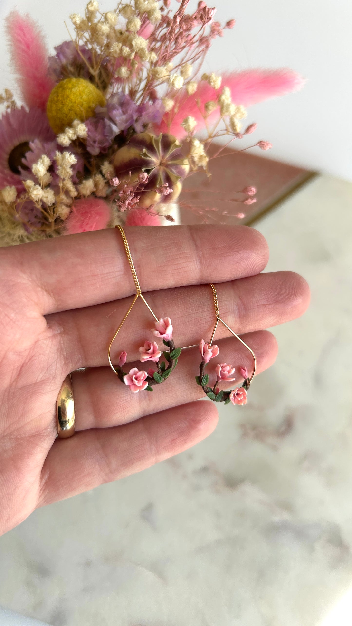 Magnolia threaders