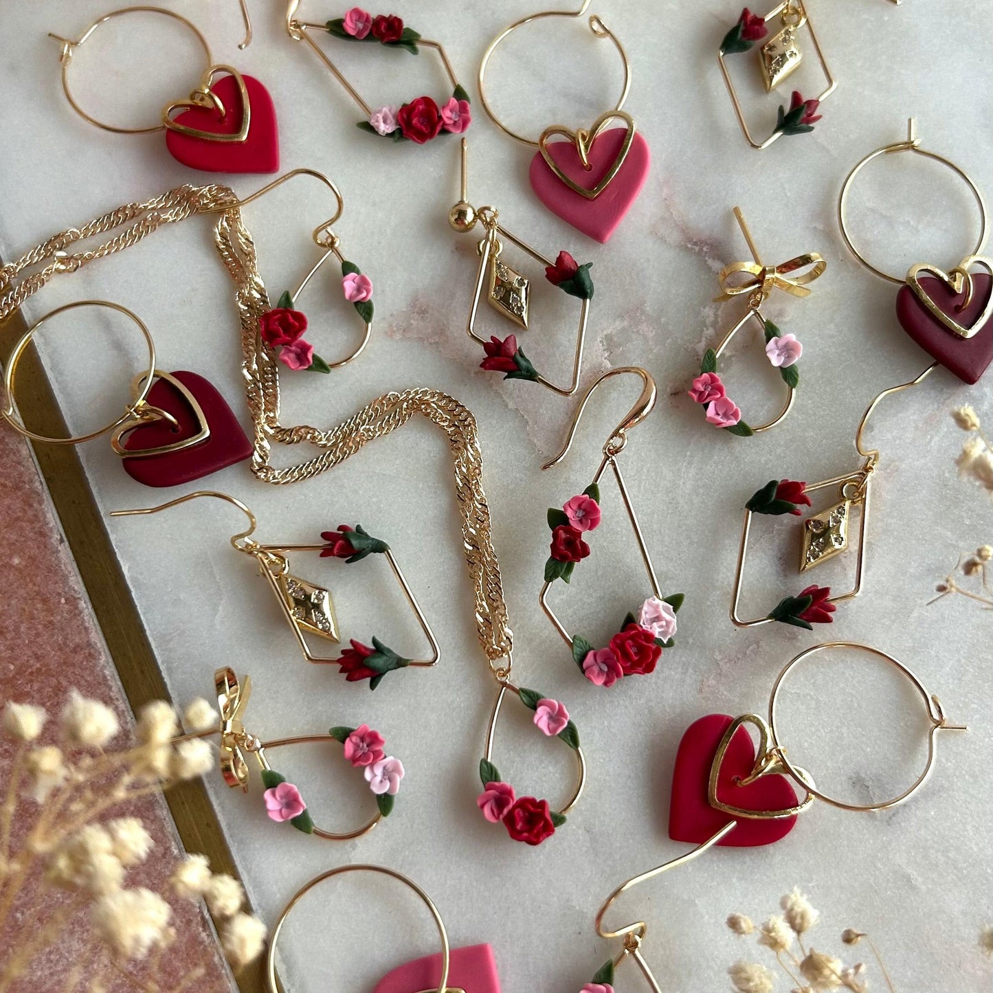 Amelia flower necklace