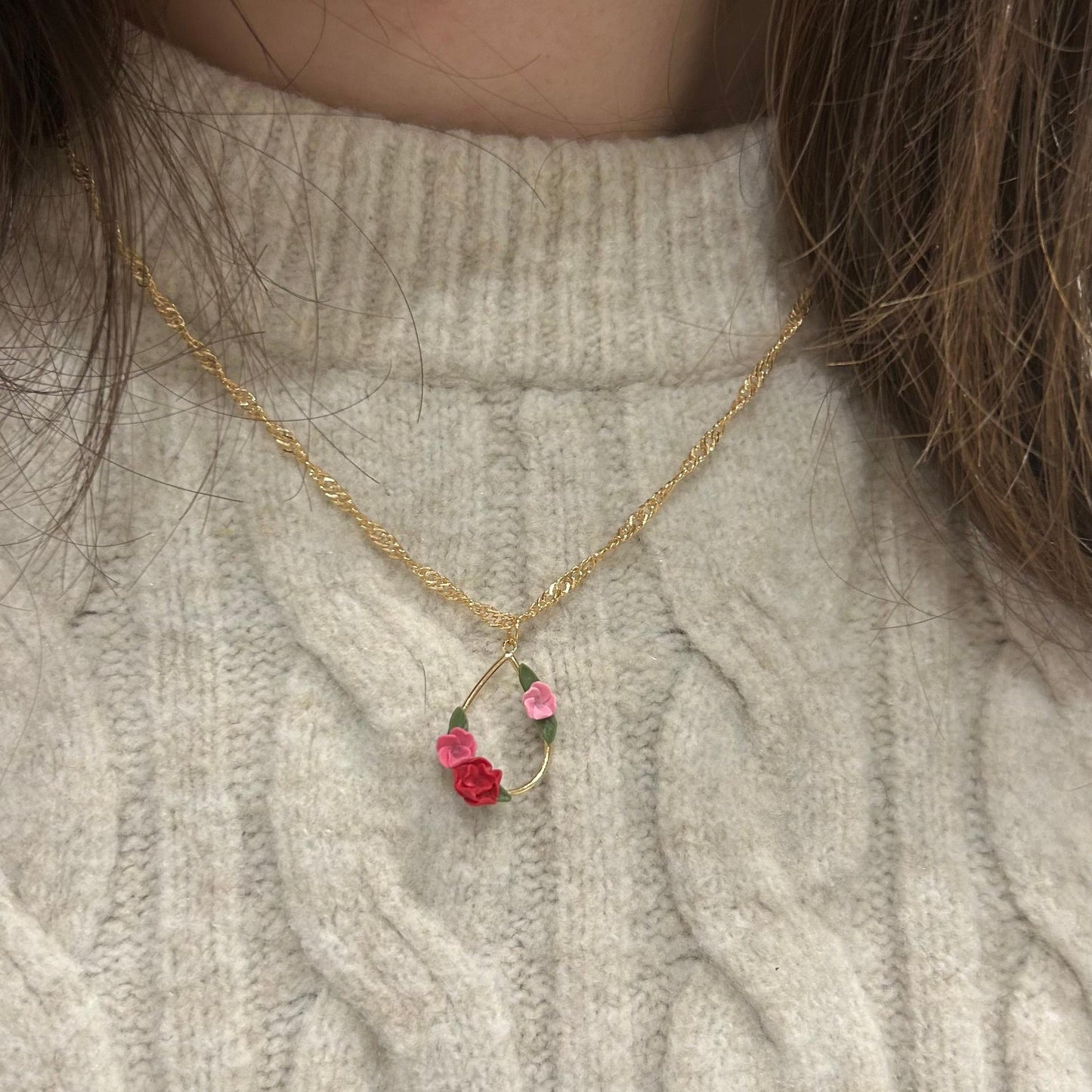 Amelia flower necklace