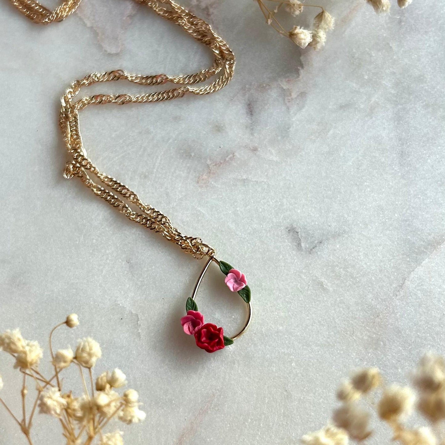 Amelia flower necklace