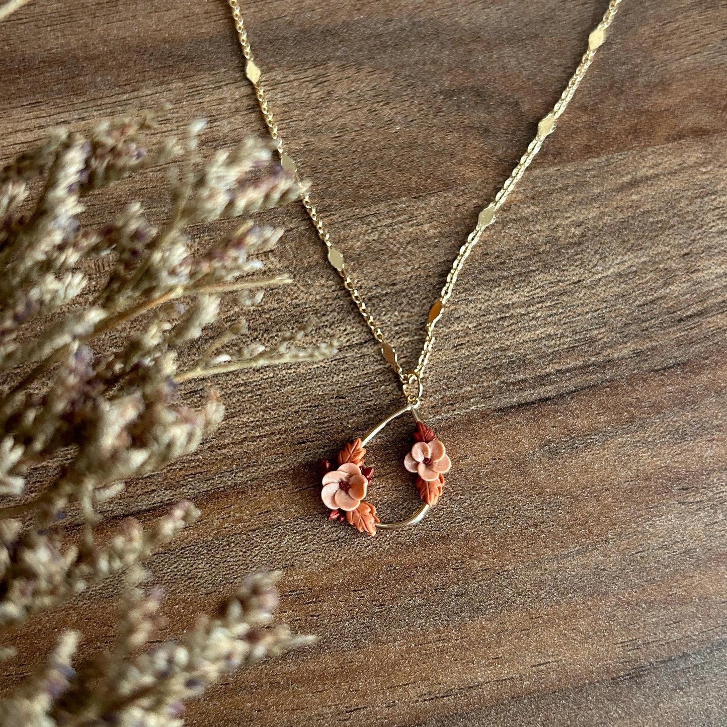 Autumn flower necklace