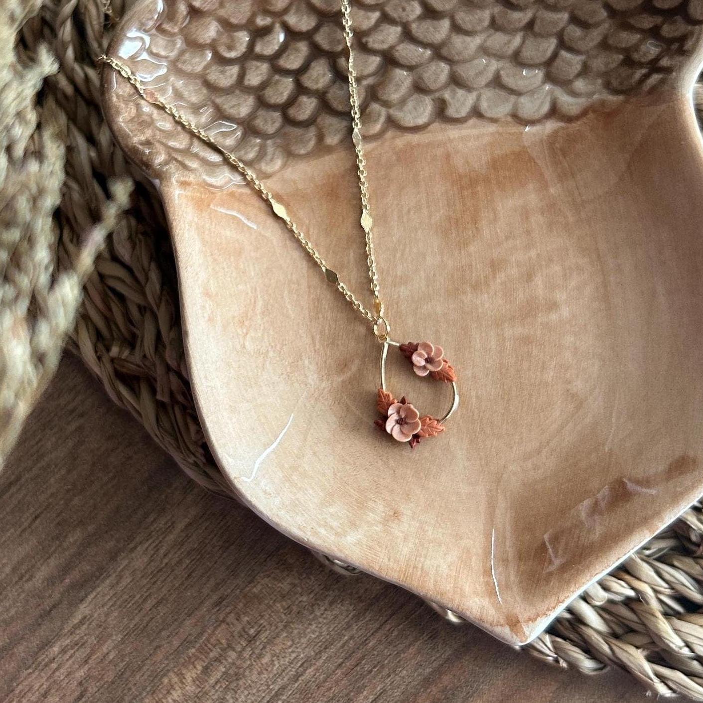 Autumn flower necklace