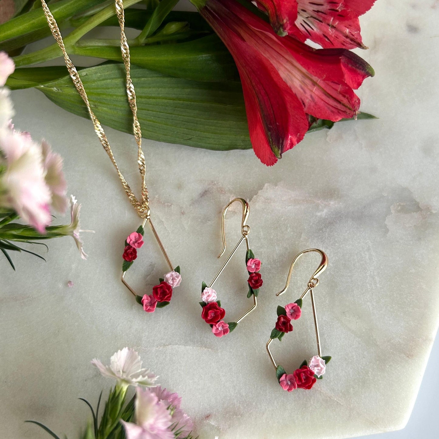 Florence flower necklace