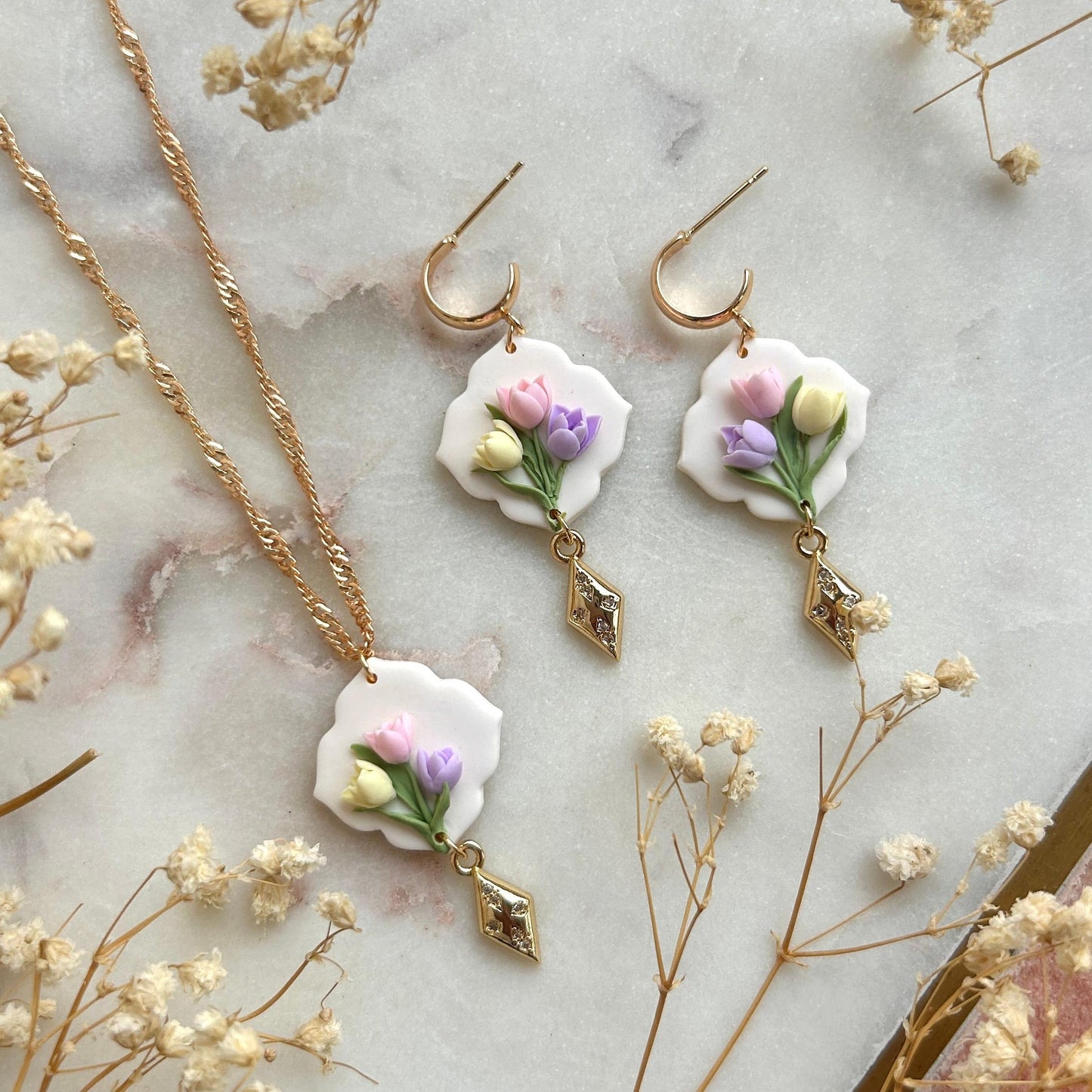 Pastel tulips flower necklace