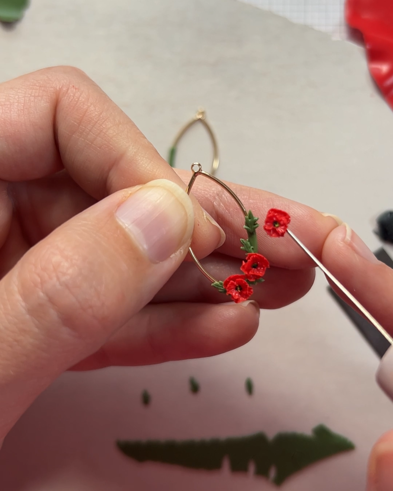 Poppy making process photo