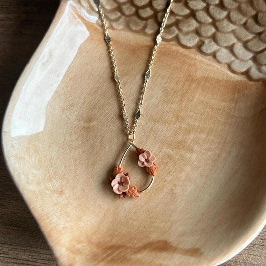 Autumn flower necklace