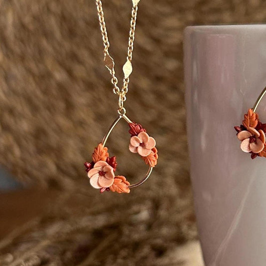 Autumn flower necklace