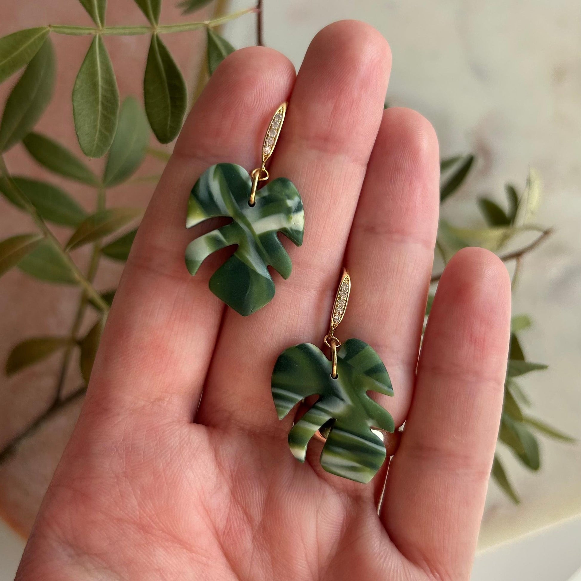 Monstera leaf drop earrings