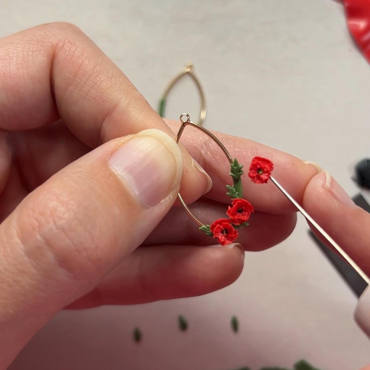 Oval red poppy flower necklace