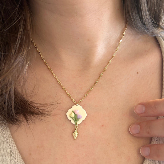 Pastel tulips flower necklace