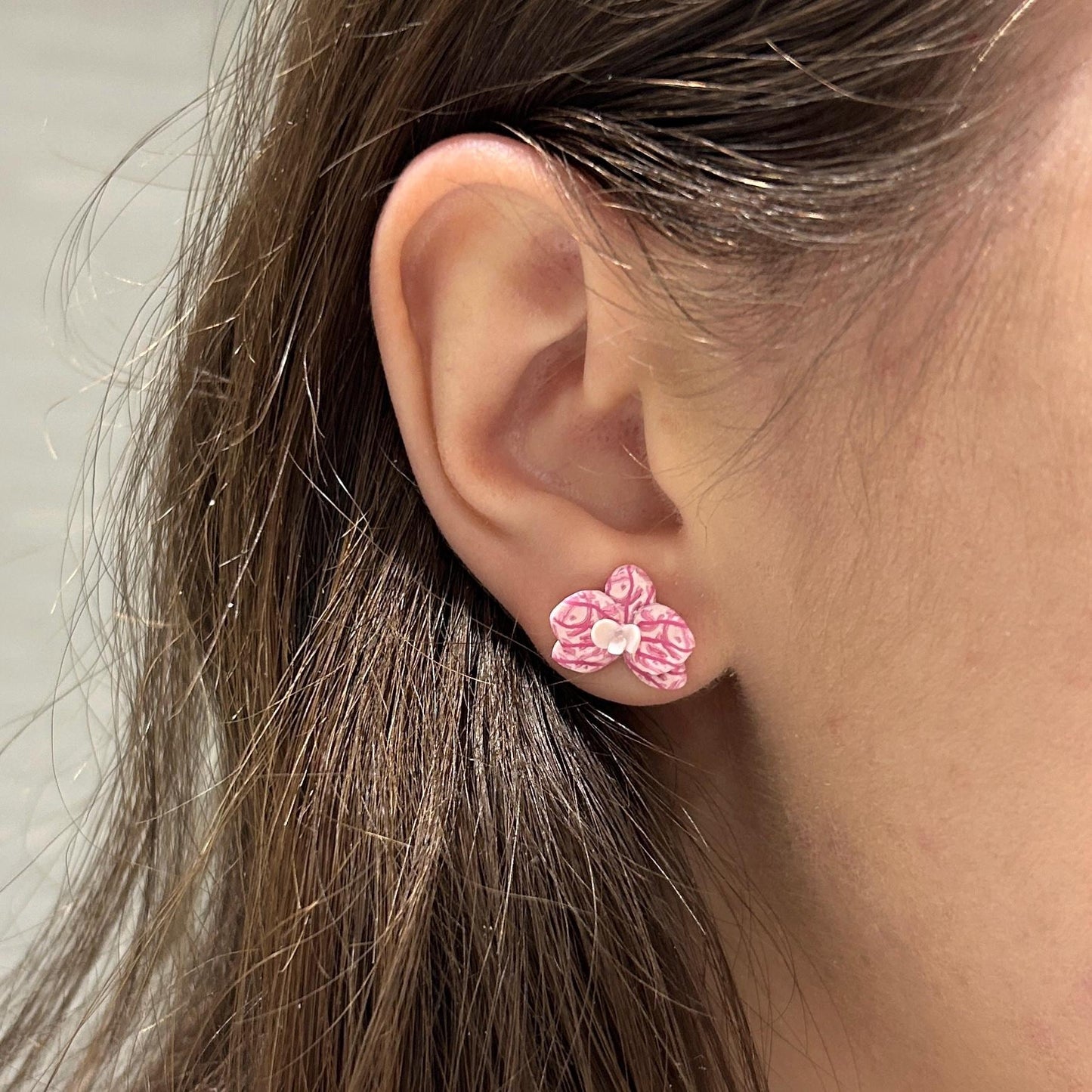 Orchid studs in pink